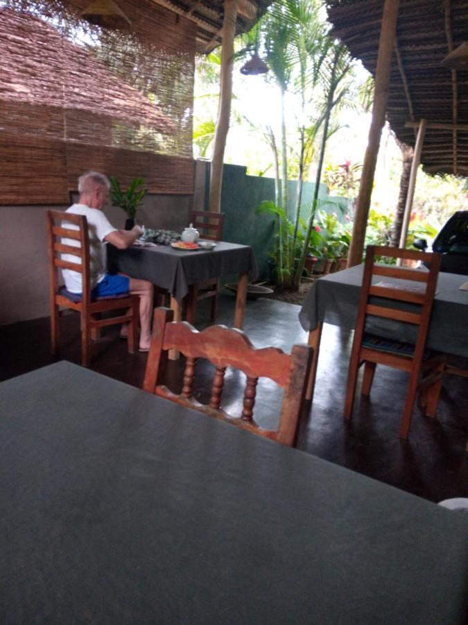 Sansala Guesthouse & Restaurant Тангале Екстериор снимка
