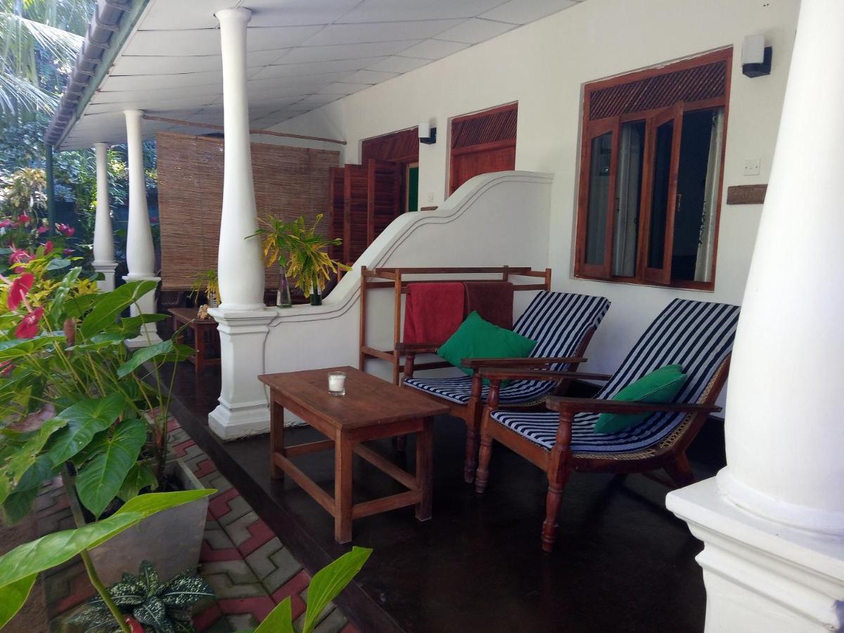 Sansala Guesthouse & Restaurant Тангале Екстериор снимка