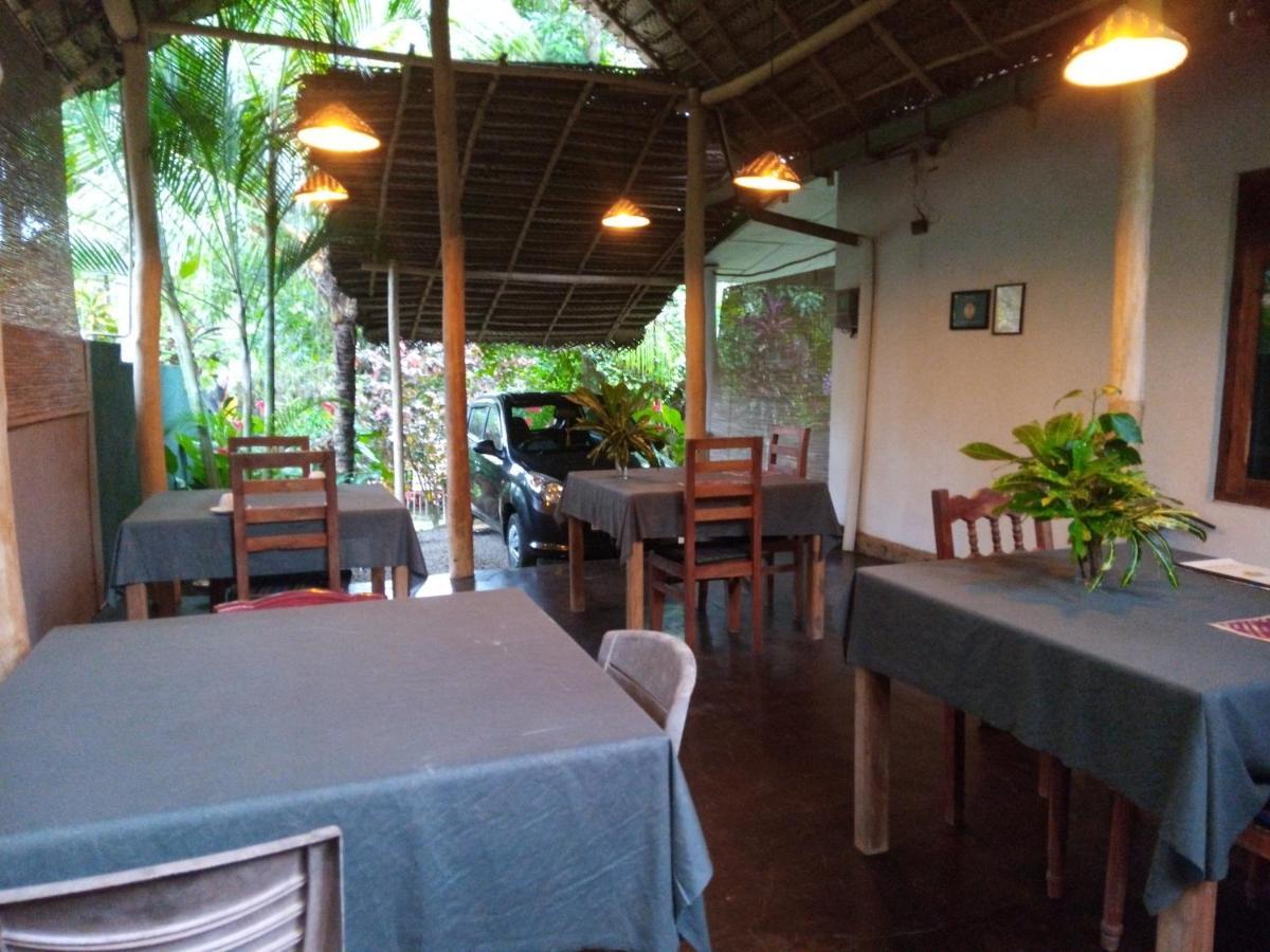Sansala Guesthouse & Restaurant Тангале Екстериор снимка