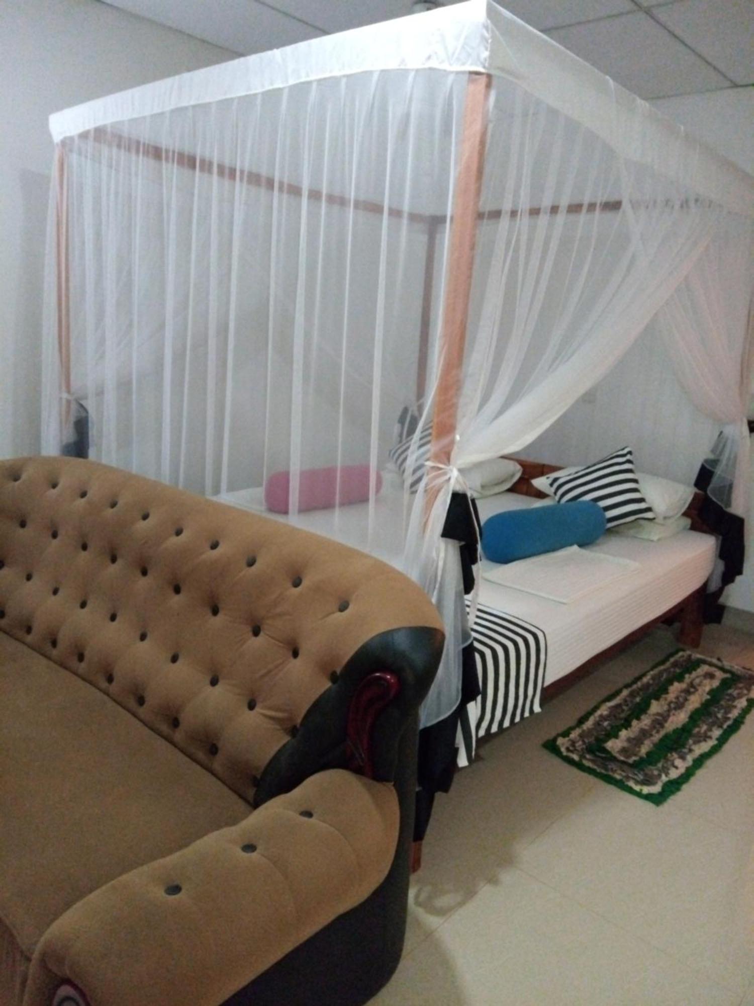 Sansala Guesthouse & Restaurant Тангале Стая снимка