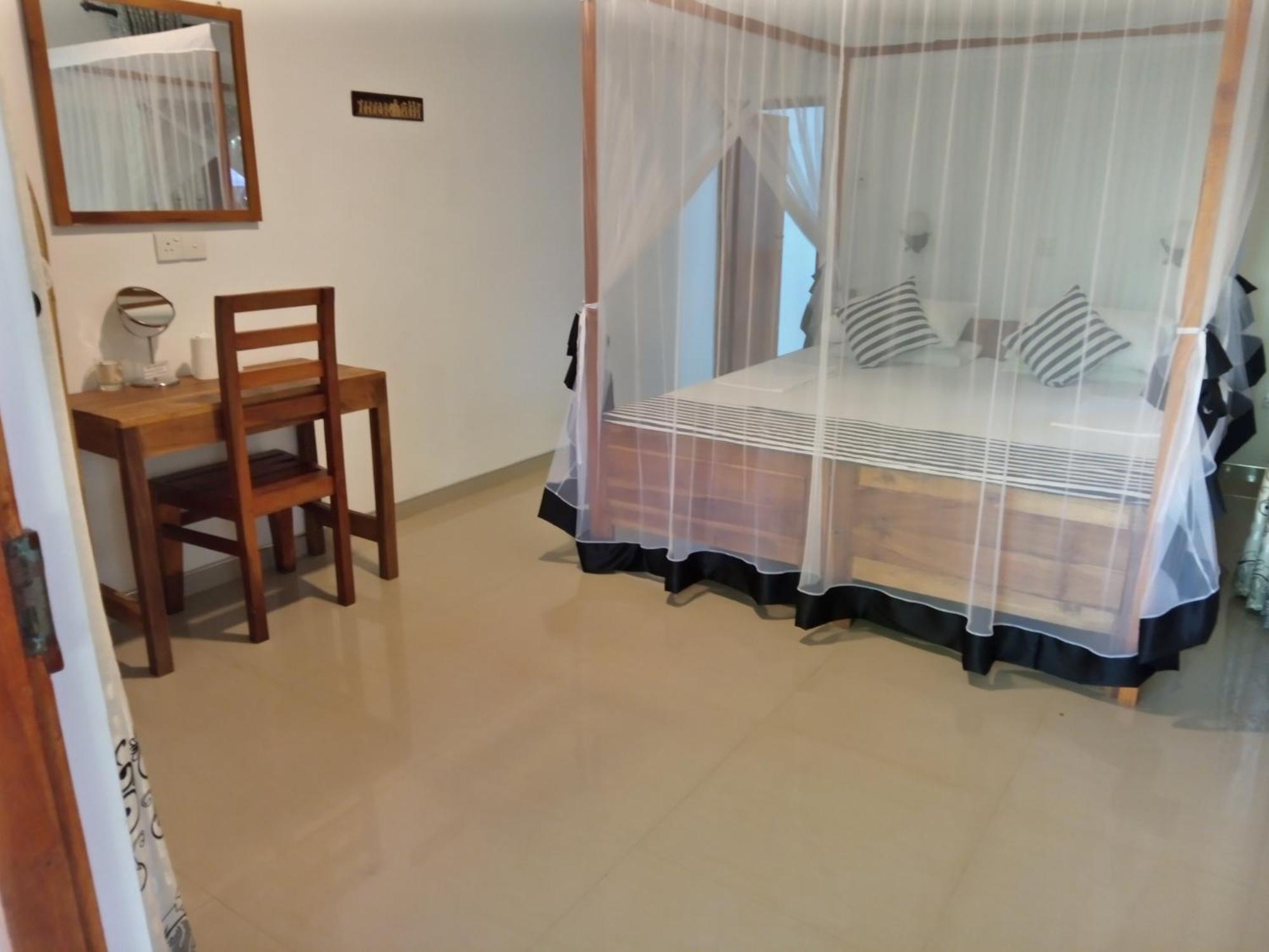 Sansala Guesthouse & Restaurant Тангале Стая снимка