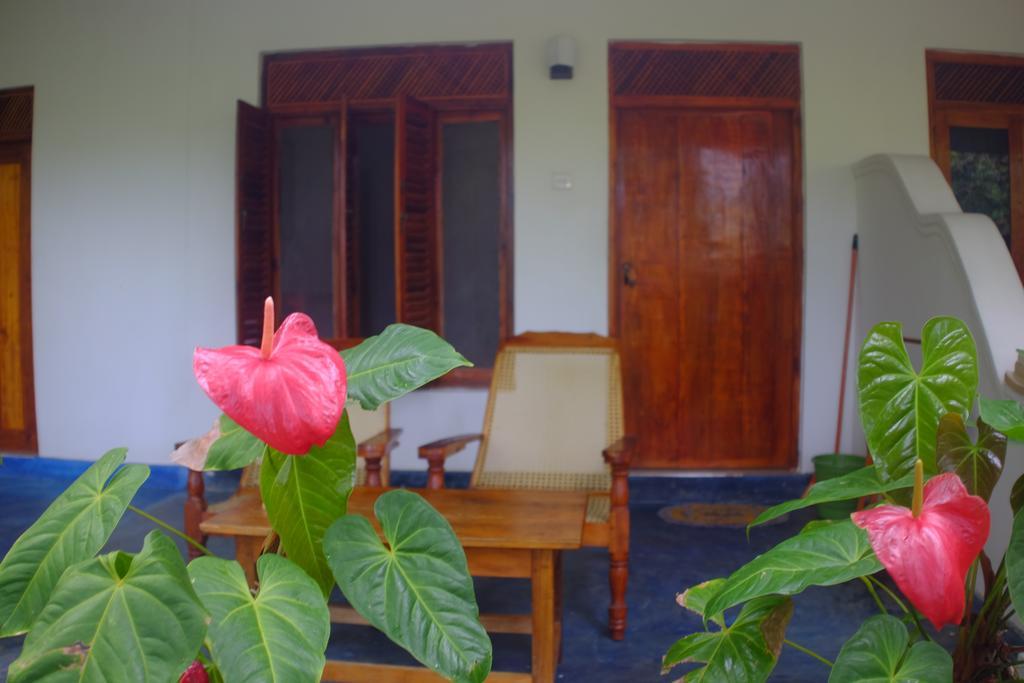 Sansala Guesthouse & Restaurant Тангале Екстериор снимка