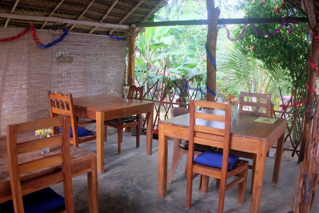 Sansala Guesthouse & Restaurant Тангале Екстериор снимка