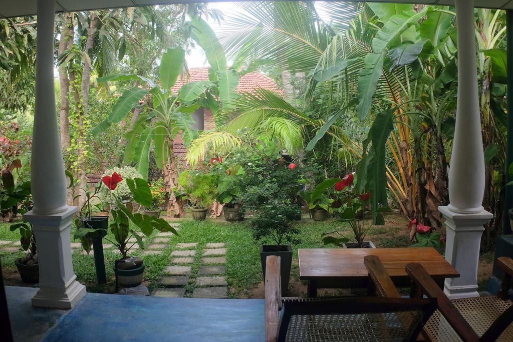 Sansala Guesthouse & Restaurant Тангале Екстериор снимка