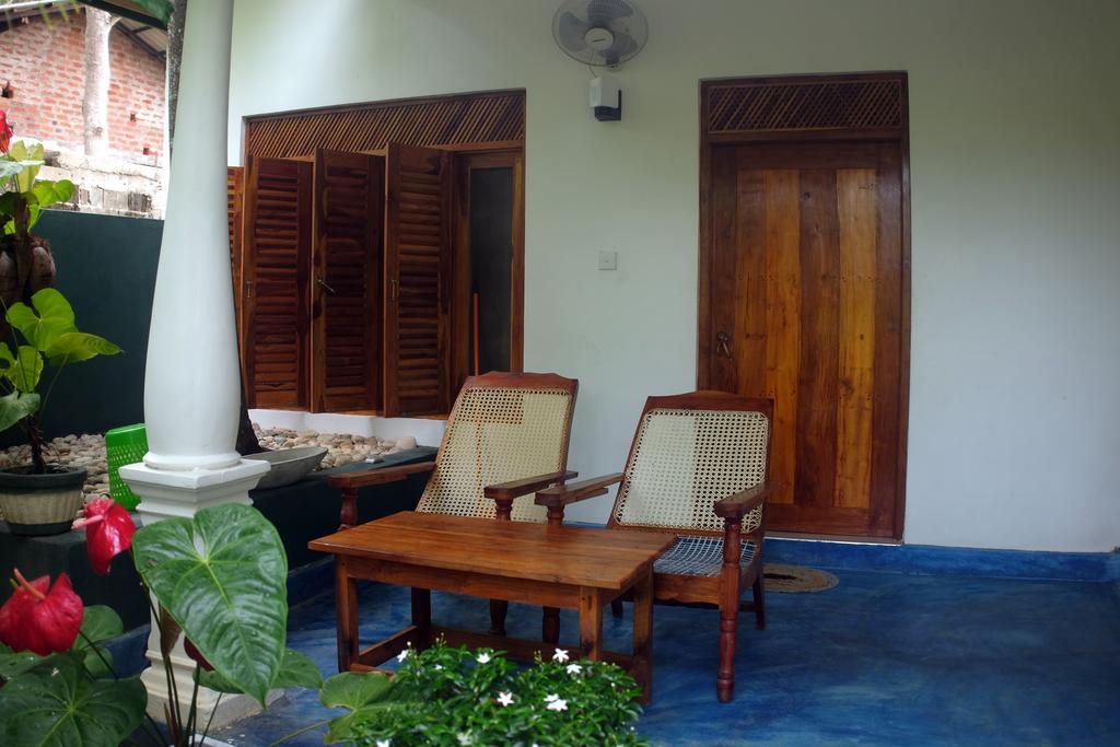 Sansala Guesthouse & Restaurant Тангале Екстериор снимка